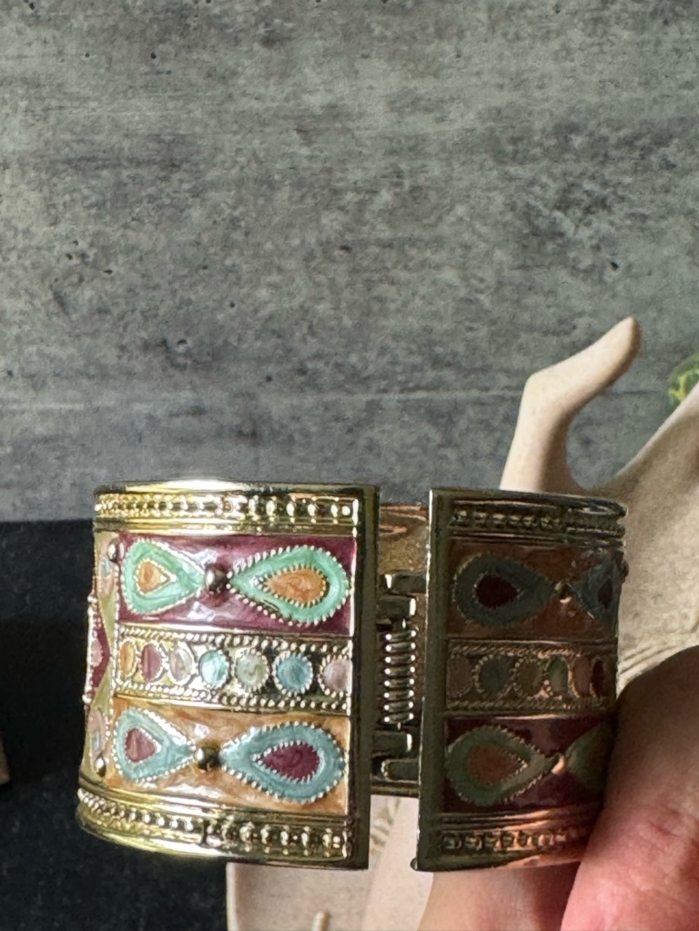 Vintage Enamel Cloisonne Hinged Cuff Bracelet Colorful Egyptian Revival - Picture 7 of 10